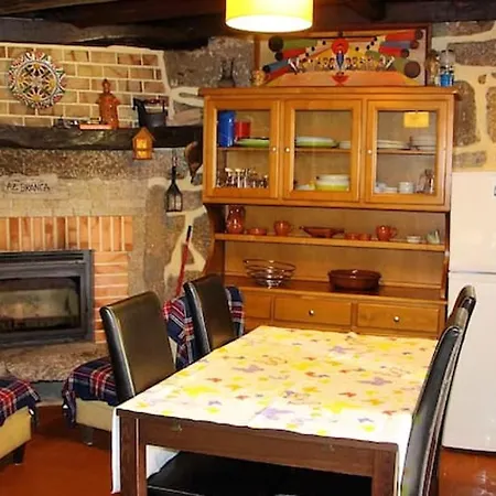 House With 2 Bedrooms In With Wonderful Lake View Enclosed Garden And Wifi 2 Km From The Beach *