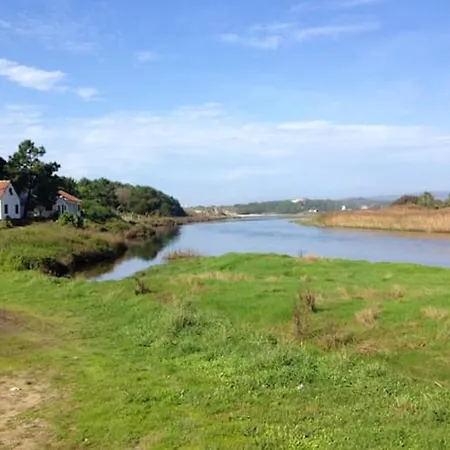 Vakantiehuis House With 2 Bedrooms In With Wonderful Lake View Enclosed Garden&wifi 2 Km From The Beach *
