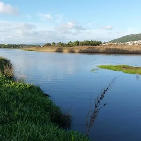 House With 2 Bedrooms In With Wonderful Lake View Enclosed Garden&wifi 2 Km From The Beach * Castelo Do Neiva